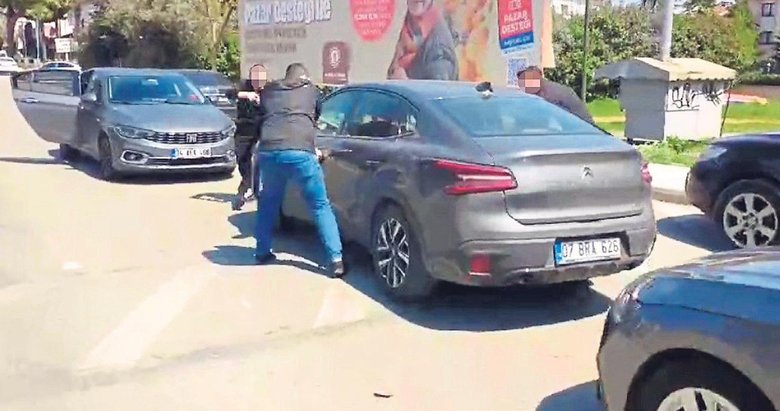 MİT’ten sahte baz istasyonu operasyonu! 7 şüpheli yakalandı