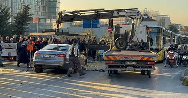 Şişli’de otomobil yayalara çarptı