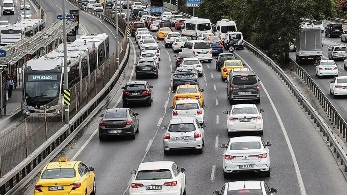 SON DAKİKA: İSTANBUL ULAŞIM ZAMMI | Tam bilet, öğrenci, taksi indi bindi ne kadar oldu?