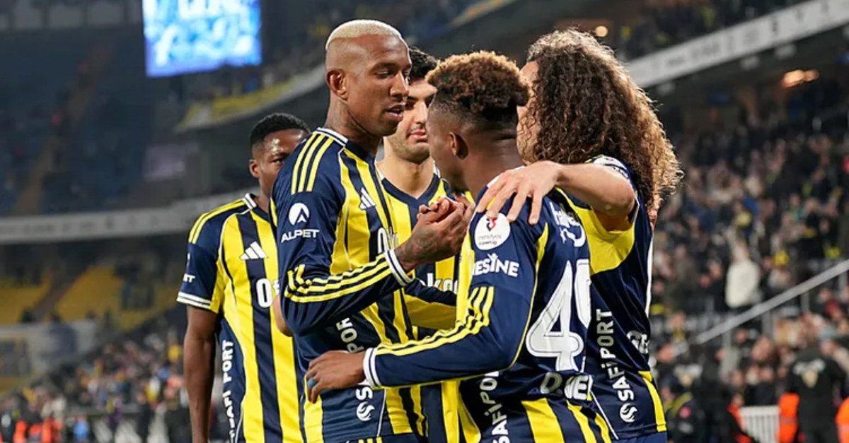 Fenerbahçe'de karar verildi! İspanyol yıldız ayrılıyor mu?