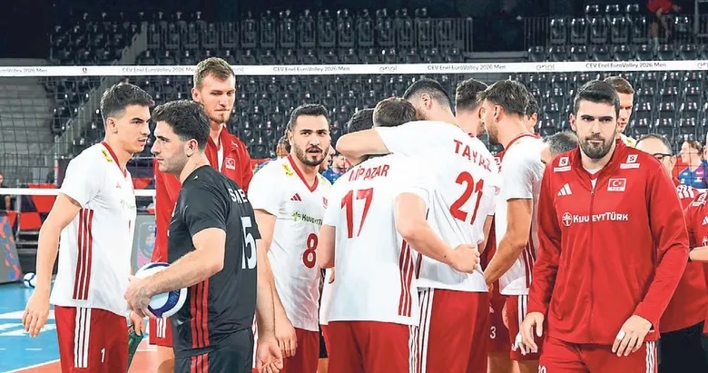 Efeler teslim oldu
