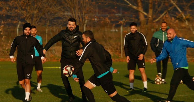 Menemenspor’da 3 oyuncu kadroya alınmadı