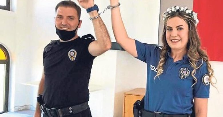 Evlenen polislere kelepçe taktılar