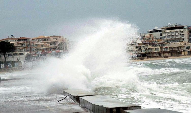 Ege bölgesi ve Batı Akdeniz için kuvvetli fırtına uyarısı
