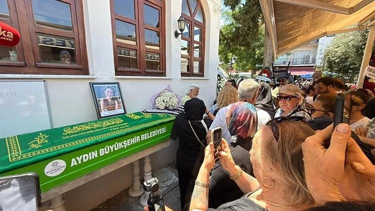 oyuncu-ece-irtem-son-yolculuguna-ugurlandi-sevenleri-cenazeye-akin-etti-1781693556174.jpeg