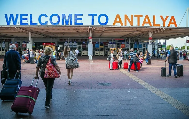antalya-turistle-doldu-tasti-1783019600190.jpeg