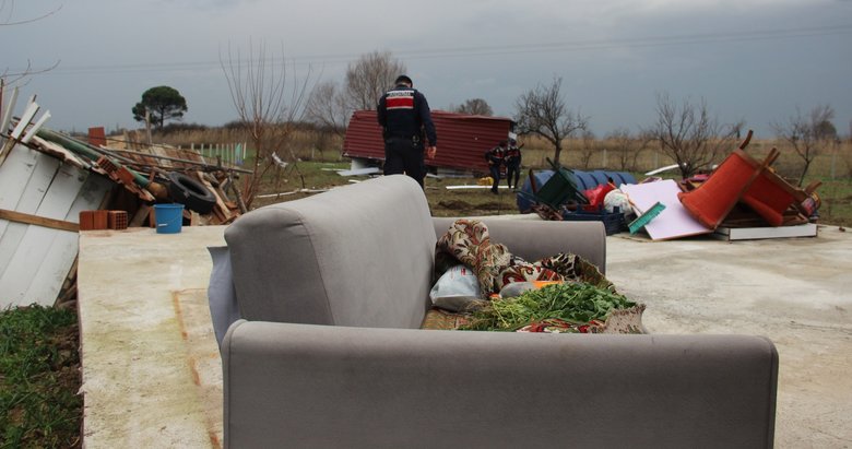 Manisa’da fırtına konteyner evi uçurdu: 2 yaralı
