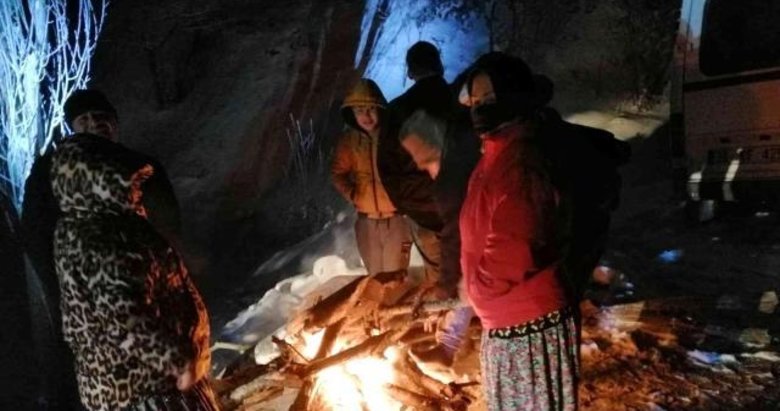 Aydın’da karda mahsur kalan 15 kişi kurtarıldı