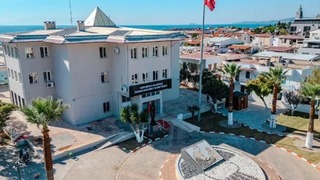 son-dakika-chpli-izmir-seferihisar-belediye-baskani-gorevden-uzaklastirildi-1782853436105.png