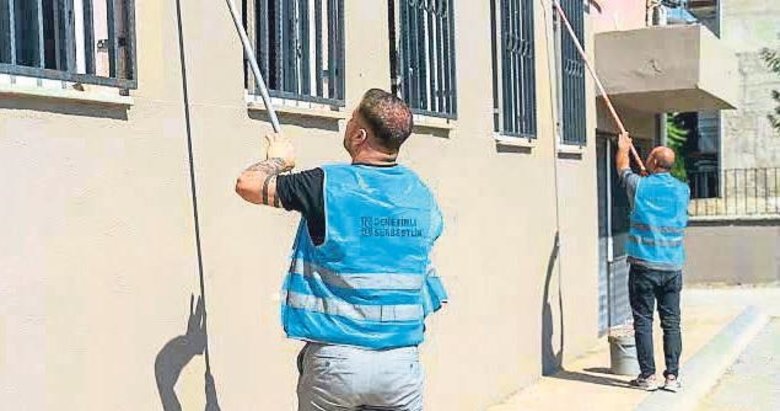Yükümlüler yazın okulları boyayacak