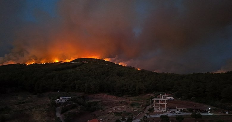 Ege’de kızıl alarm! İzmir Aydın ve Manisa’da yangın çemberi
