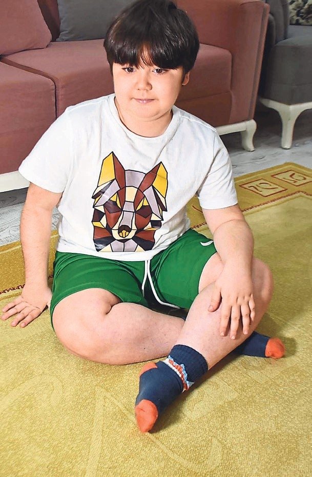 Aras yaşıtları gibi koşmak istiyor