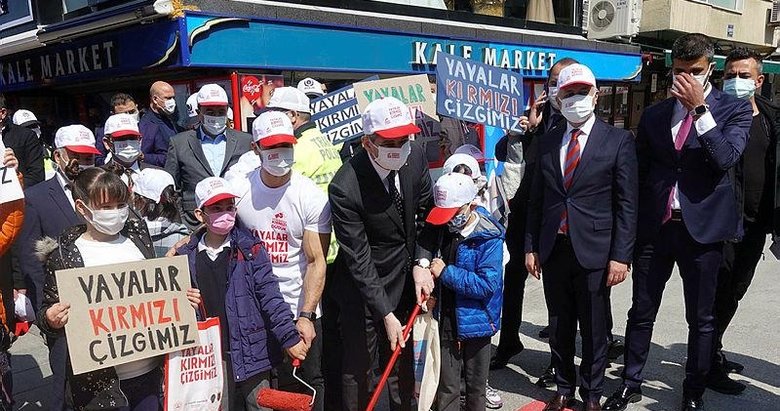 İçişleri Bakan Yardımcısı İnce, İzmir’de yaya farkındalığı için kırmızı çizgi çekti