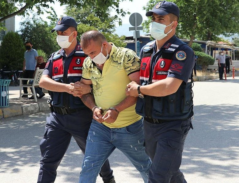 Denizli’de iş insanlarına şantaj şüphelilerine suçüstü