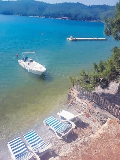 Muğla’da isyan ettiren görüntü! İşletmelerin atık suları Akbük Koyu’nu kirletiyor