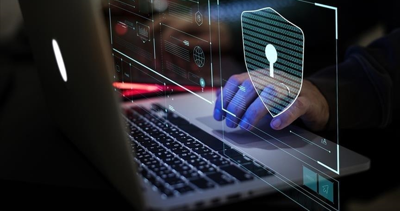 Dolandırıcılığın böylesi: Kendisini kaçırılmış gibi gösterdi, şirketten milyon dolarlar çaldı!