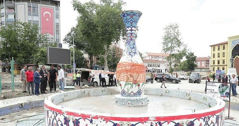 Kütahya’da Zafer Meydanı’nı yenileme projesi! Şehrin simgesi ’Çinili vazo’ aslına uygun olacak
