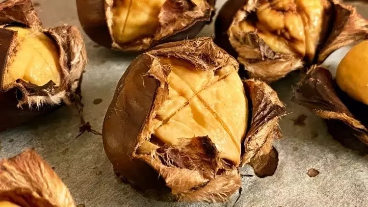 Kabuklarını atmayın! Kelliğe ilaç gibi geliyor...