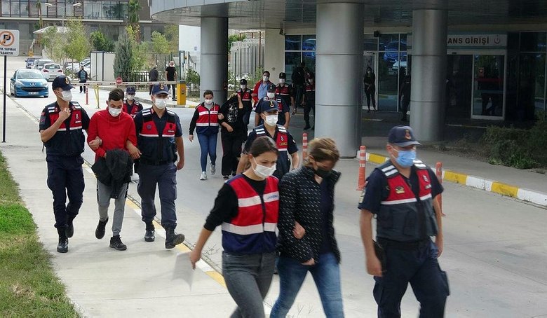 İzmir’de uyuşturucu ticareti operasyonu; doktorlar ve eczacılar da gözaltında