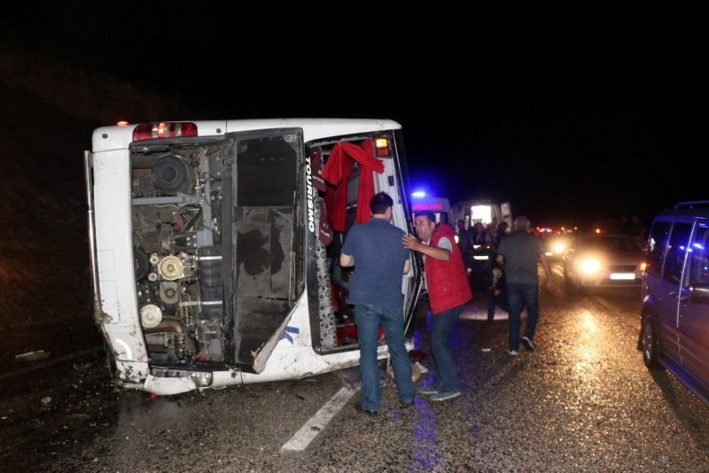 Karaman’da yolcu otobüsü devrildi: 3 ölü