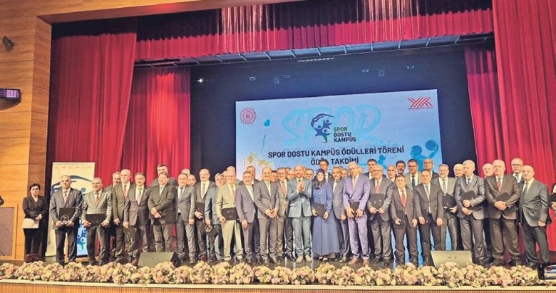 Uşak Üniversitesi’ne büyük onur