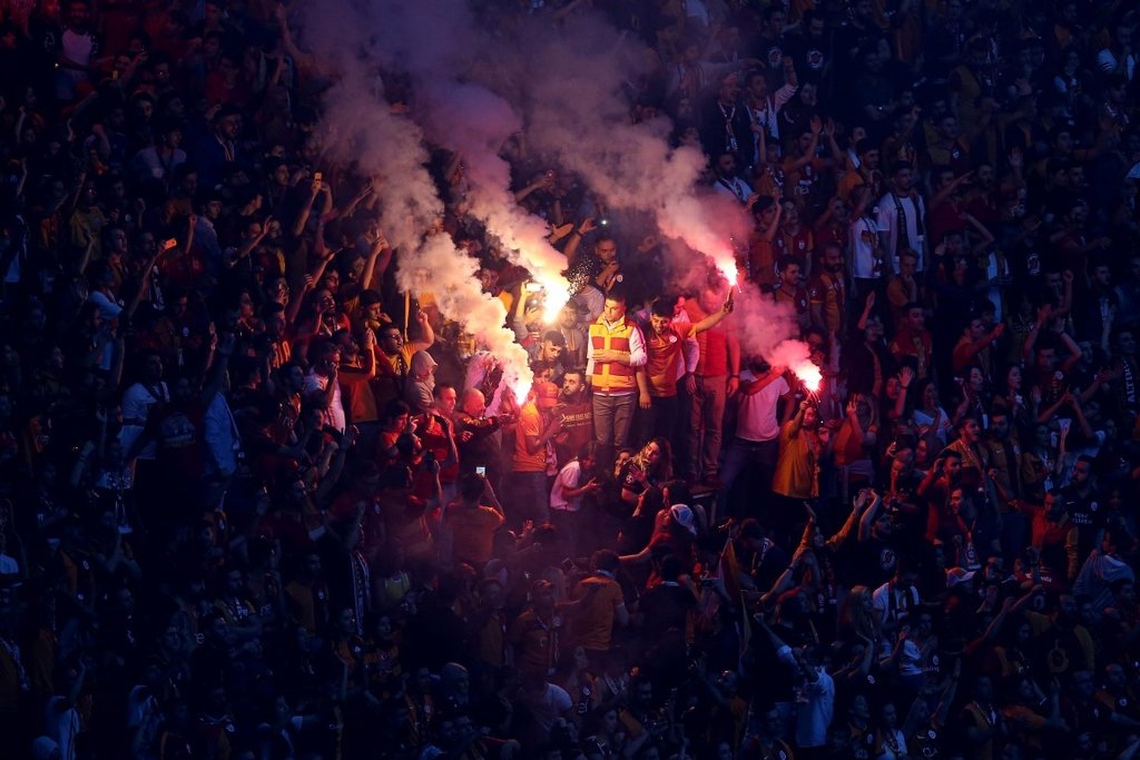 Galatasaray 22. şampiyonluk kupasını kaldırdı