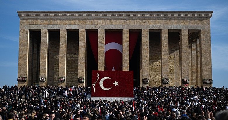 Anıtkabir’de ziyaretçi akını