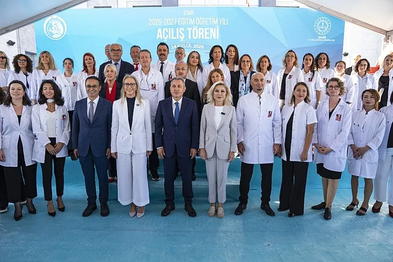 İzmir’de yeni eğitim öğretim yılı başladı