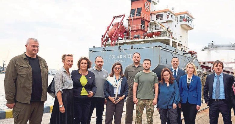 Ukrayna Türkiye’den işaret bekliyor! İlk sevkiyat Türk gemisiyle olacak