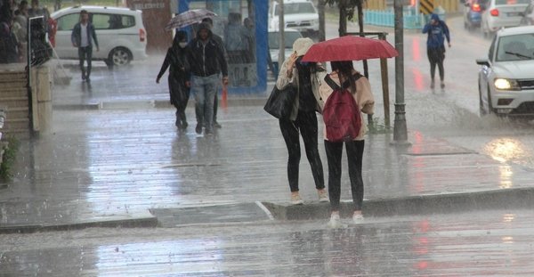 meteoroloji-uyardi-bircok-ilde-saganak-alarmi-izmir-istanbul-manisa-mugla-1779248411453.jpeg