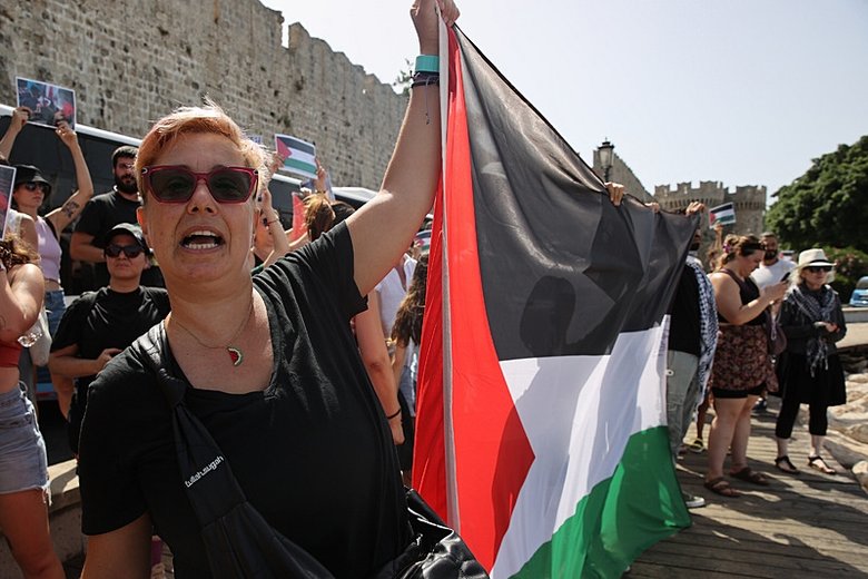 Rodos Adası’nda İsrail protestosu