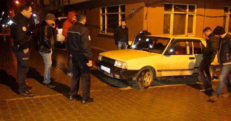 Bandırma’da sahte plakalı araç, polisi alarma geçirdi