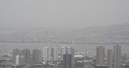 Çöl tozu İzmir’e çöktü! Tüm şehir griye döndü