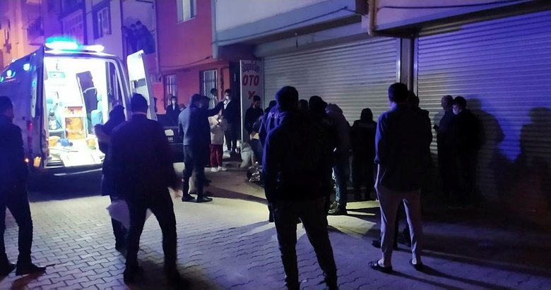 İzmir’de sokak ortasında bıçaklanan kadın hayatını kaybetti