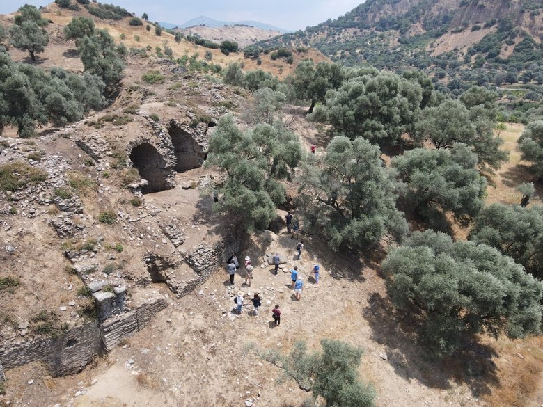 Mastaura ilk ziyaretçileri ile buluştu