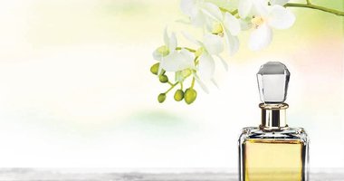 Modern kadının imza kokusu beyaz çiçekler