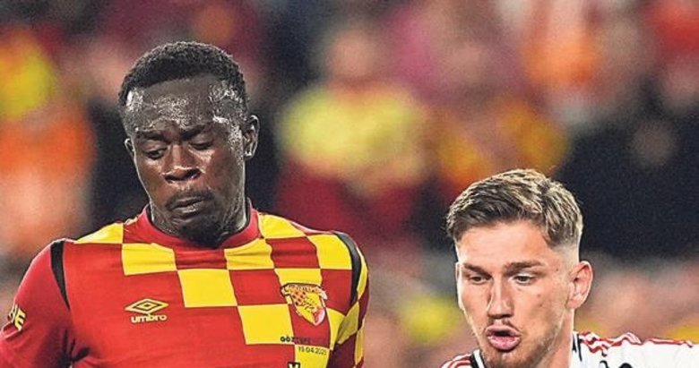 Dennis’e Alman takımları talip