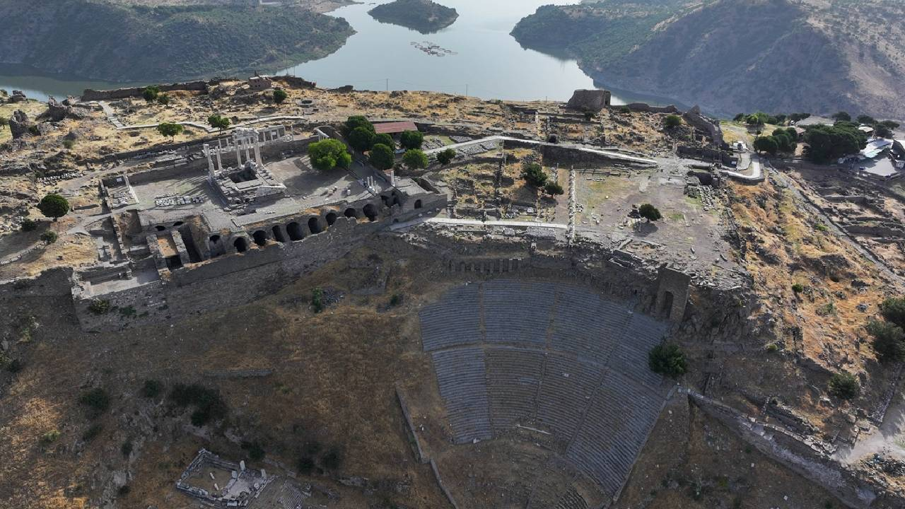 UNESCO kenti Bergama’da Kibele izleri