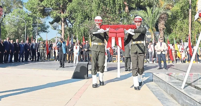 KKTC’de zaferin 52. yılı kutlandı