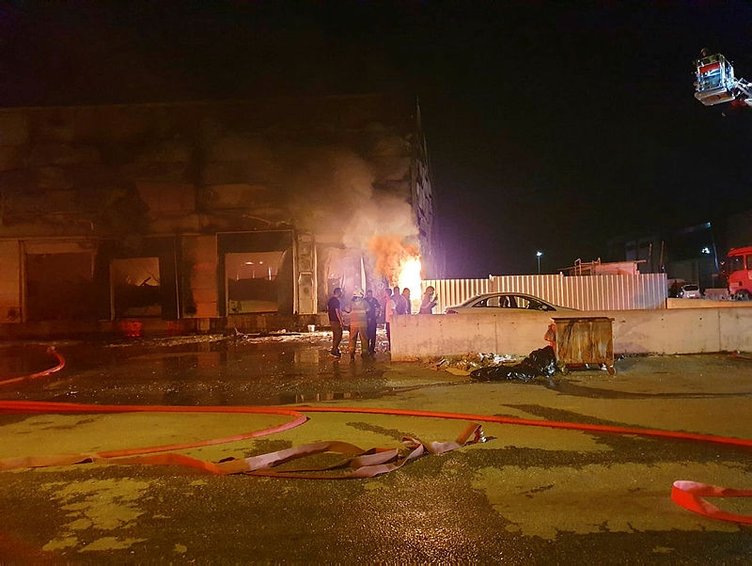 İzmir’de alevli gece! Fabrika yangınları korkuttu