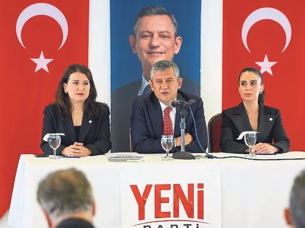 izmir-chpde-buyuk-arinma-1785267753623.jpeg