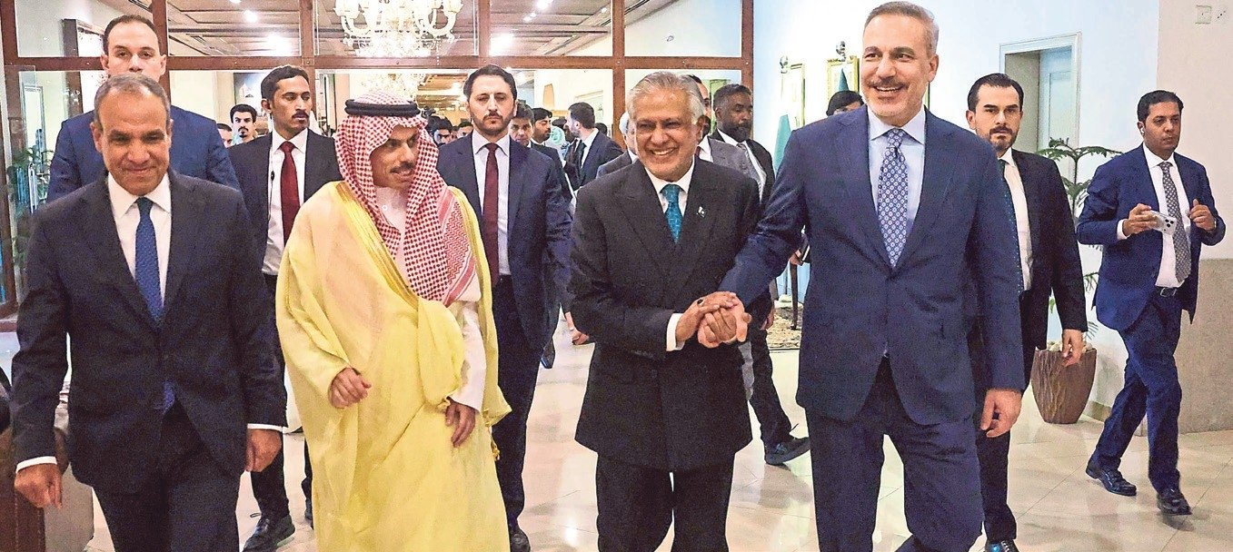 Pakistan’da 4’lü zirve