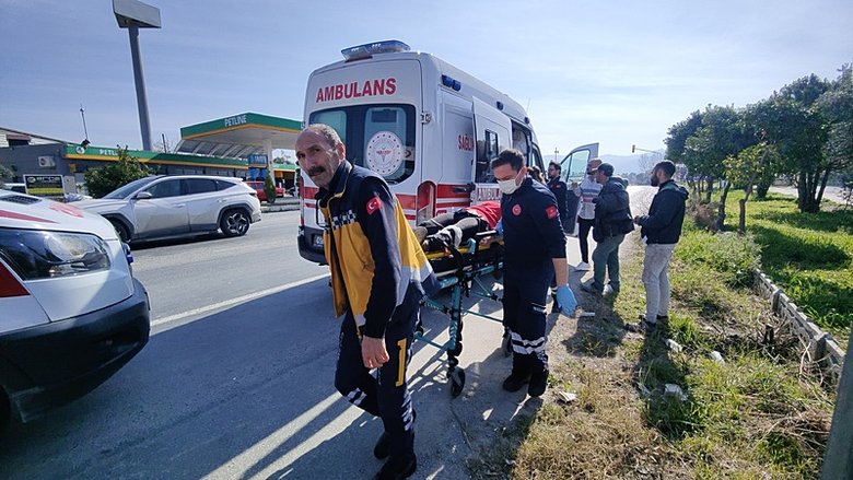 Kuşadası’nda feci kaza: Kafa kafaya çarpıştılar