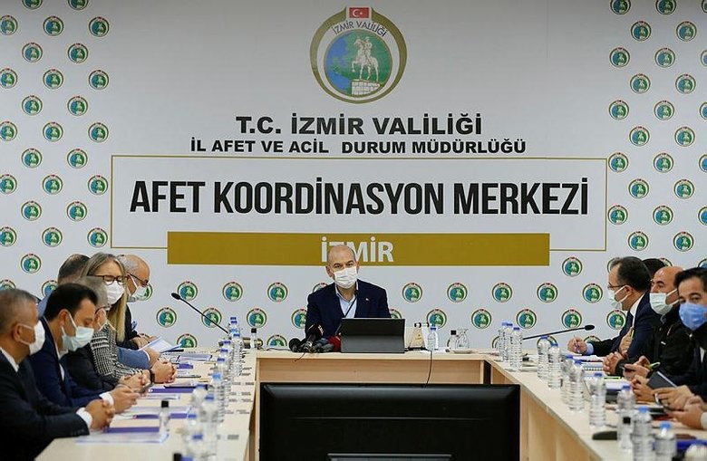 İçişleri Bakanı Soylu, İzmir’de deprem değerlendirme toplantısı yaptı