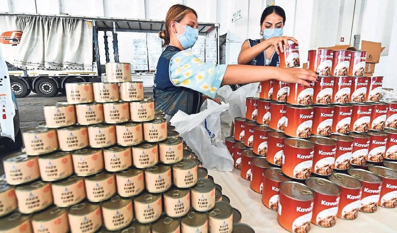 Soyer çiftinin ilginç alışverişi İzmir’de gündem oldu! Neptün satıyor Tunç alıyor