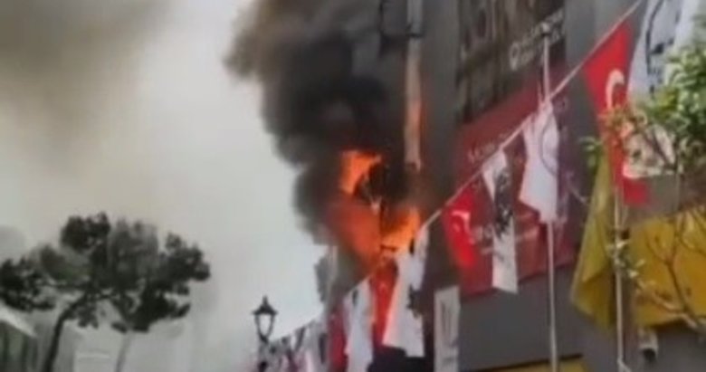 İzmir’de bir lokanta alevlere teslim oldu