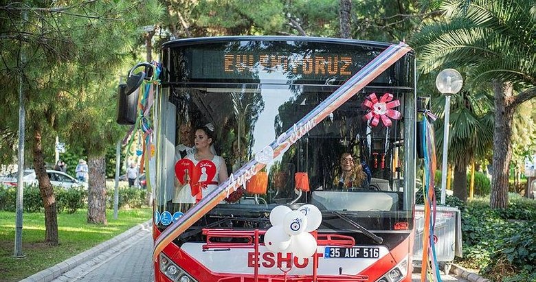 İzmir’de ESHOT otobüsü gelin arabası oldu