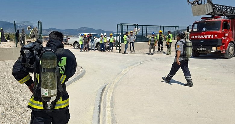 Kütahya’daki yangında dumandan etkilenen 2 işçi hastanelik oldu