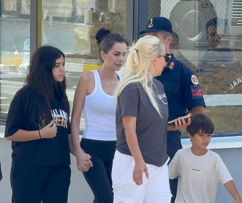 Tahliye olan Dilan Polat, ilk gününde eşini ziyaret etti