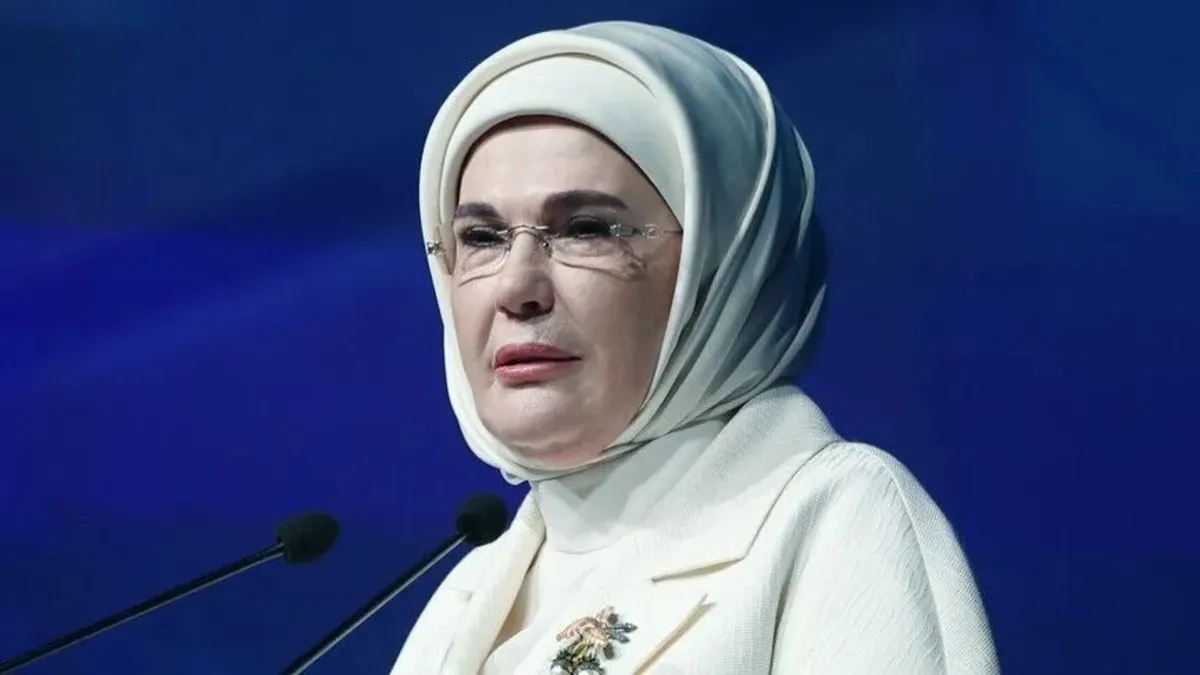 Emine Erdoğan, yazar Şule Yüksel Şenler'i vefatının 7'nci yılında andı